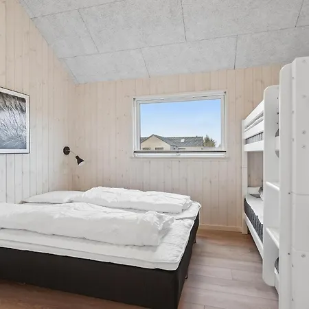 Feriehus Lovely In With Sauna