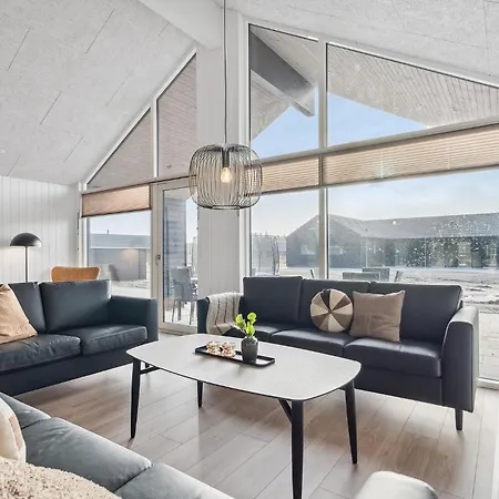 Feriehus Beautiful In With Sauna *